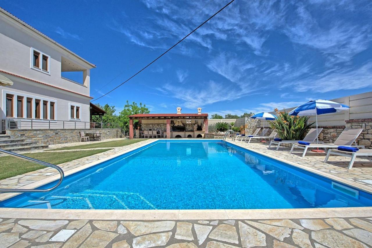 Acharavi Beach Villa By Posarellivillas Exterior photo